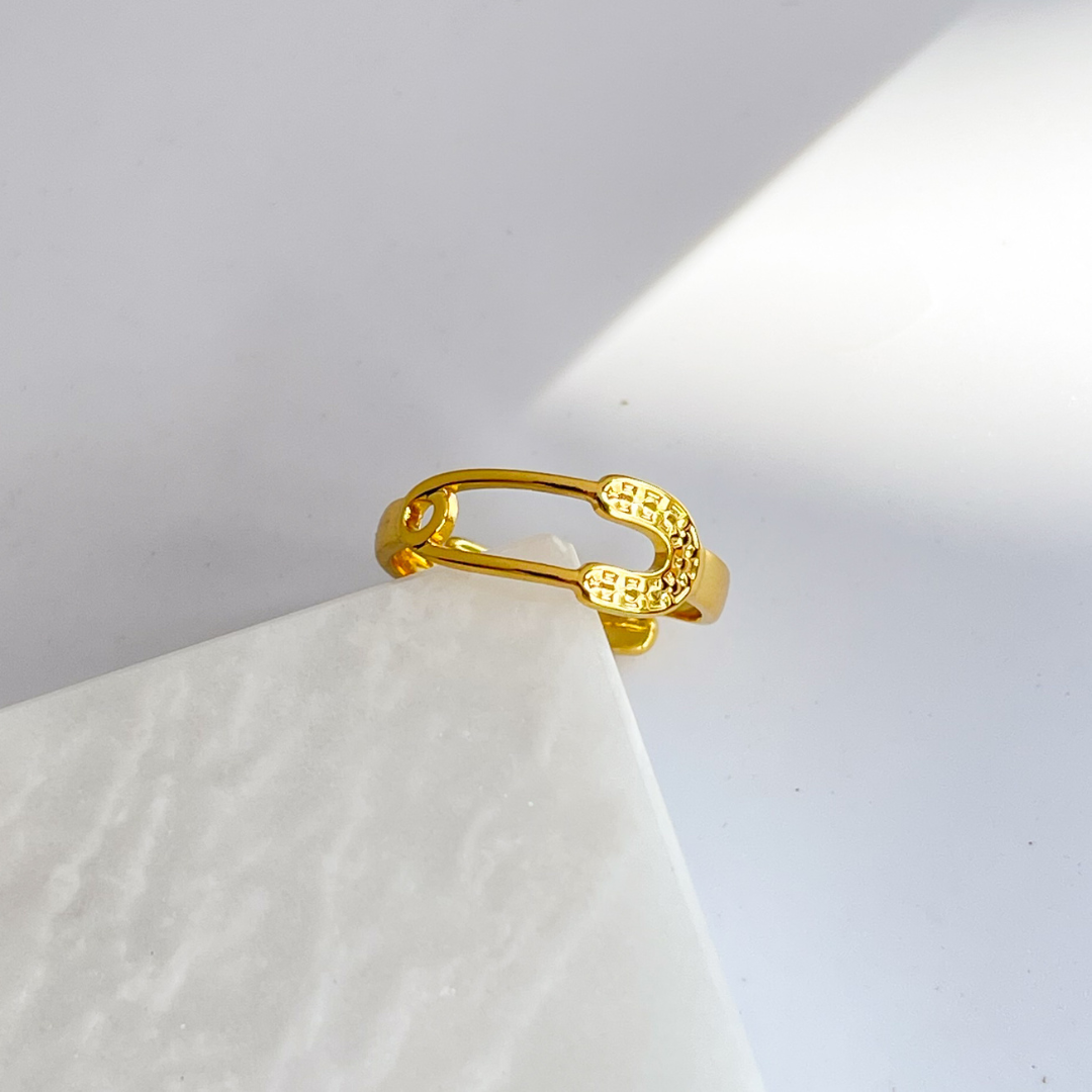 Safety pin ring